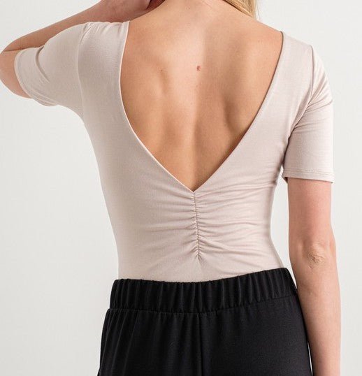 The Leah Bodysuit: Scrunched Low Back Short Sleeve Bodysuit - MomQueenBoutique