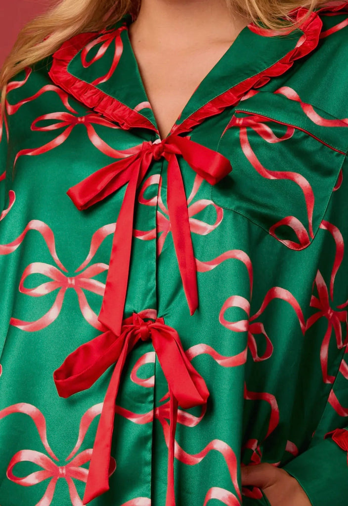 The Ivy Jammies: Green & Red Bow Christmas Pajama Set - MomQueenBoutique