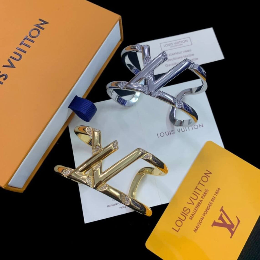 BRACELET: #LVWRISTED - MomQueenBoutique