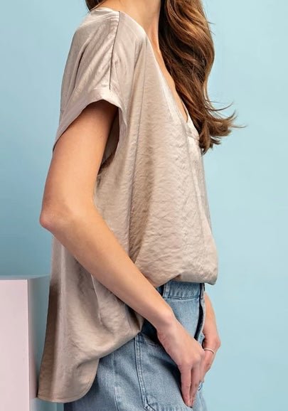 The Allison Blouse: Solid Short Sleeve Blouse - MomQueenBoutique