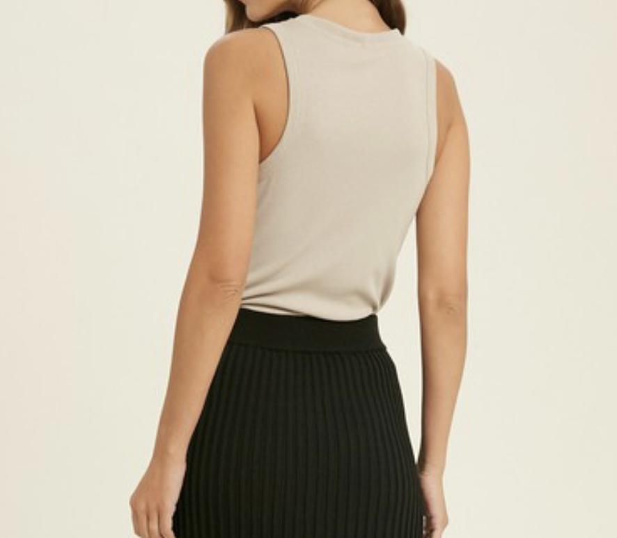 The Autumn Bodysuit: V-Neck Edge Detail Bodysuit - MomQueenBoutique